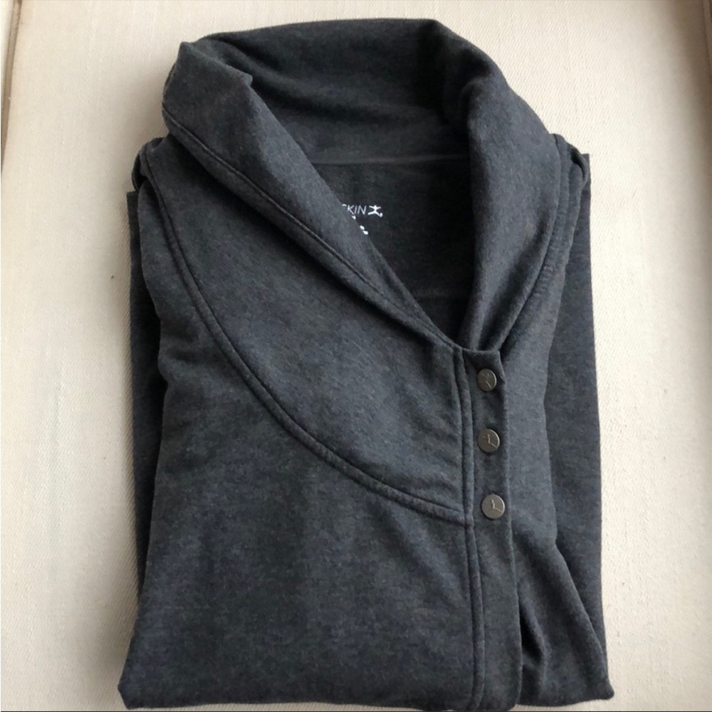 FANTASTIC DARK GREY DANSKIN CARDI/WRAP